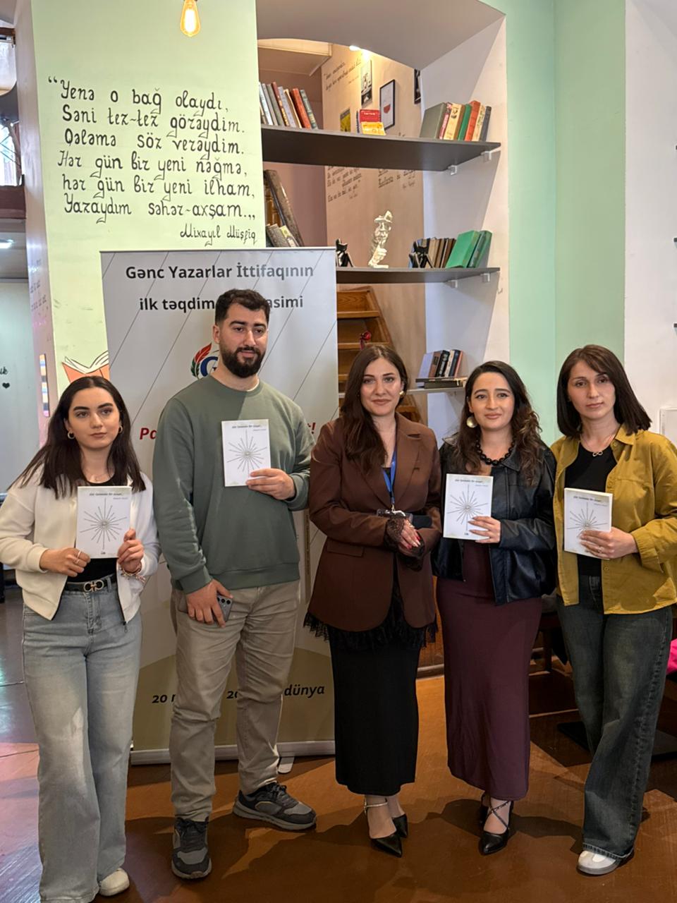“Misra Book Cafe”də “Hər qələmdən bir həyat” antologiyasının təqdimatı keçirilib