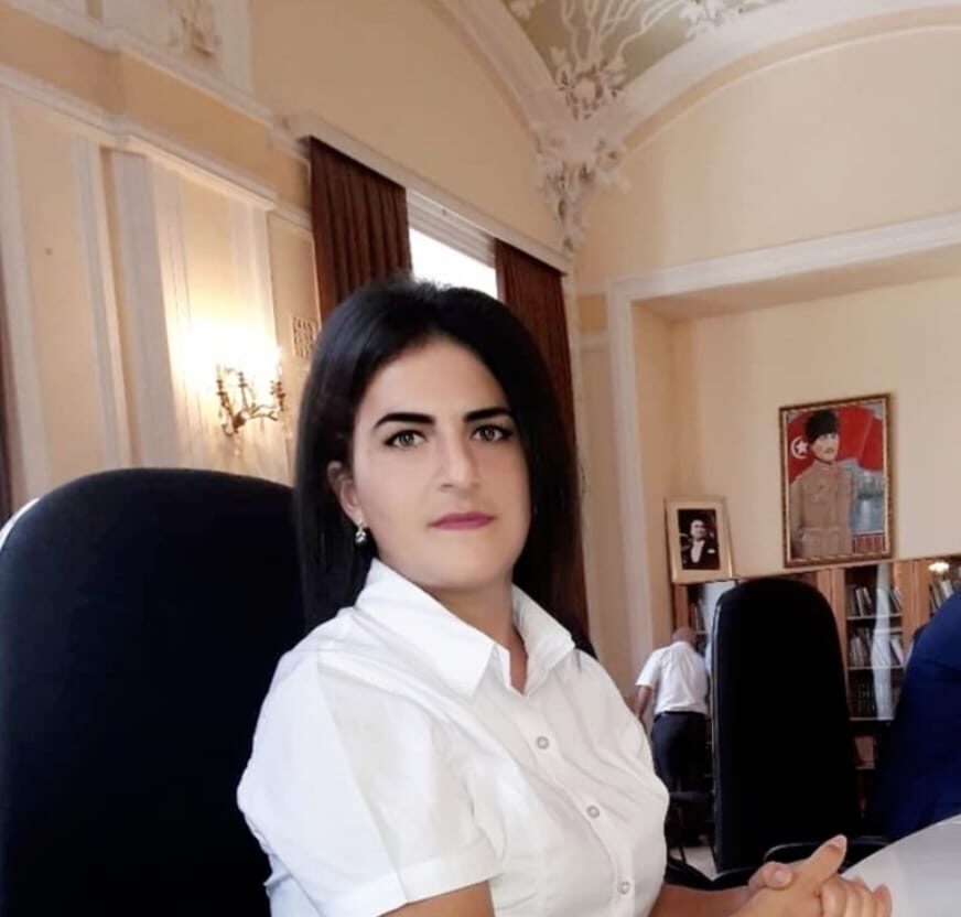Bir arzu kəsdim qurbanlığına – Şəlalə Adilqızının şeirləri
