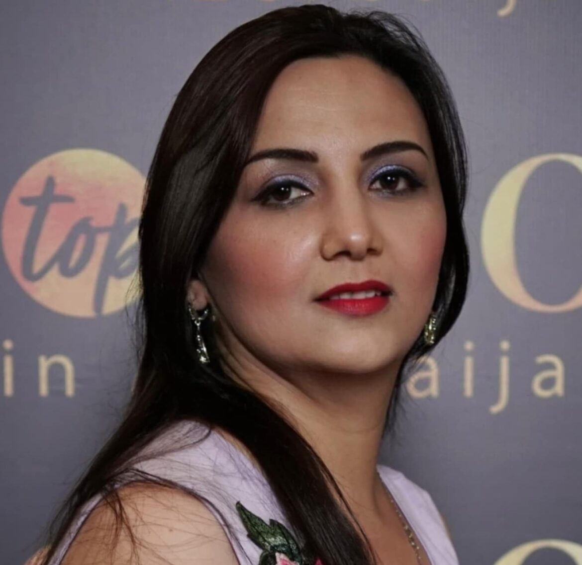 Gülnar Səma – Sənsizliyi öldürə bilmədim