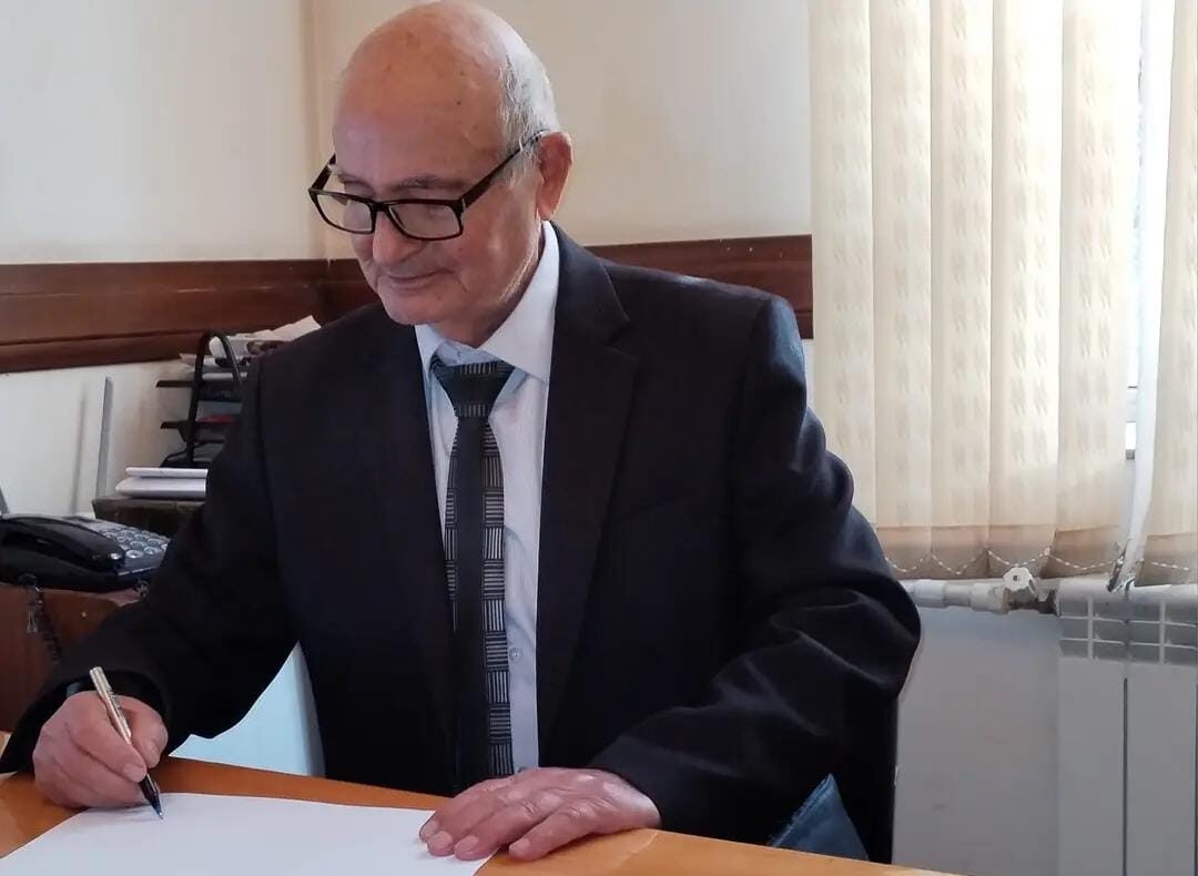 NƏ ONU SEVİR, NƏ DƏ… – Qərib Mehdi (esse)