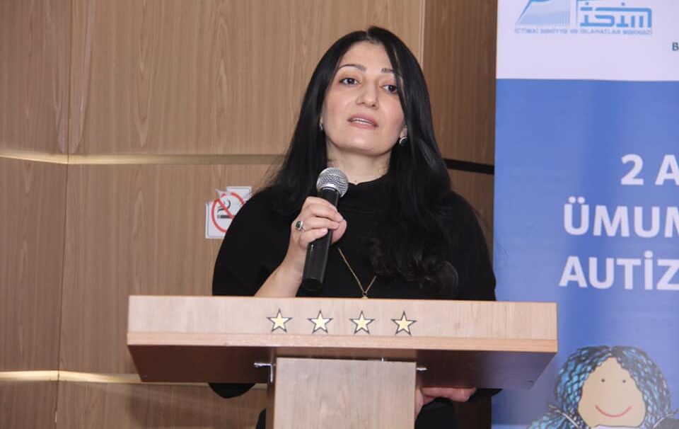 “Zərif kölgələr”in psixoloq Rübabə Mərdanlı ilə müsahibəsi.