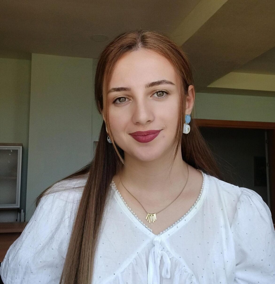 “Qorxuram bir ömür itirəm səni”- Səbinə Xosiyeva (şeirlər)