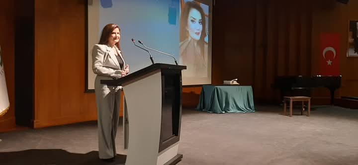 ADANADA POEZİYA RÜZGARI -TƏRANƏ TURAN RƏHİMLİ BEYNƏLXALQ ÇUKUROVA ŞEİR GÜNLƏRİNDƏ İŞTİRAK EDİB.