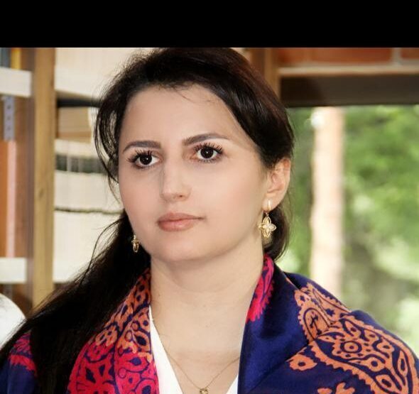 ÖZÜNƏ ÖZGƏLƏŞMİŞ ÖZÜM – Aysel Nəsirzadə (şeirlər)