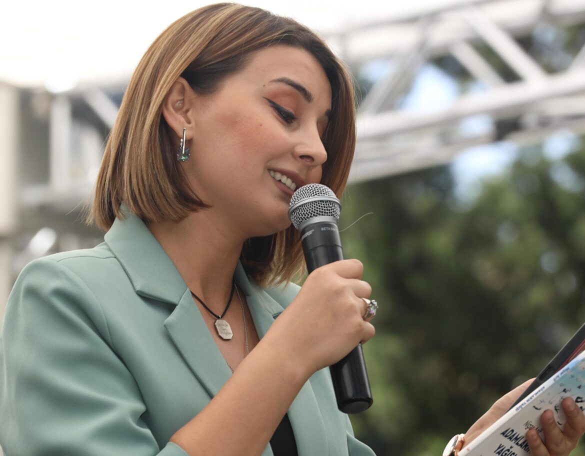 Banu Muharremin şeirləri