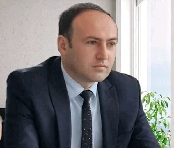 ADAMLAR ÖLDÜ – Tacəddin Əli (şeirlər)