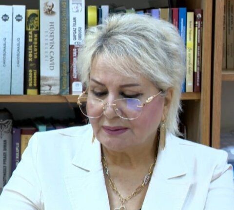 MƏN ŞEİR YAZANDA XOŞBƏXT OLURAM – Lütviyyə Əsgərzadə